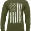Оливковая футболка с длинным рукавом и флагом США Rothco US Flag Long Sleeve T-Shirt Olive Drab 10331 - состаренный белый американский флаг на передней стороне и на правом рукаве футболки