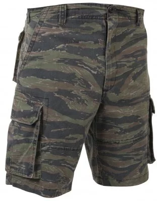 Винтажные десантные шорты тигровый камуфляж Rothco Vintage Paratrooper Cargo Shorts Tiger Stripe Camo 2635, фото