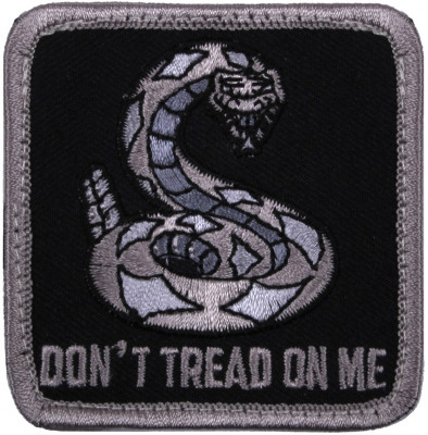Нашивка черная с символом Гадсденовского флага Rothco Don't Tread On Me Morale Patch 1887, фото